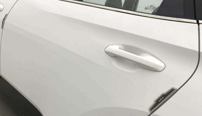 2023 KIA CARENS PRESTIGE PLUS 1.5 PETROL IMT 7 STR, Petrol, Manual, 36,162 km, Rear left door - Minor scratches