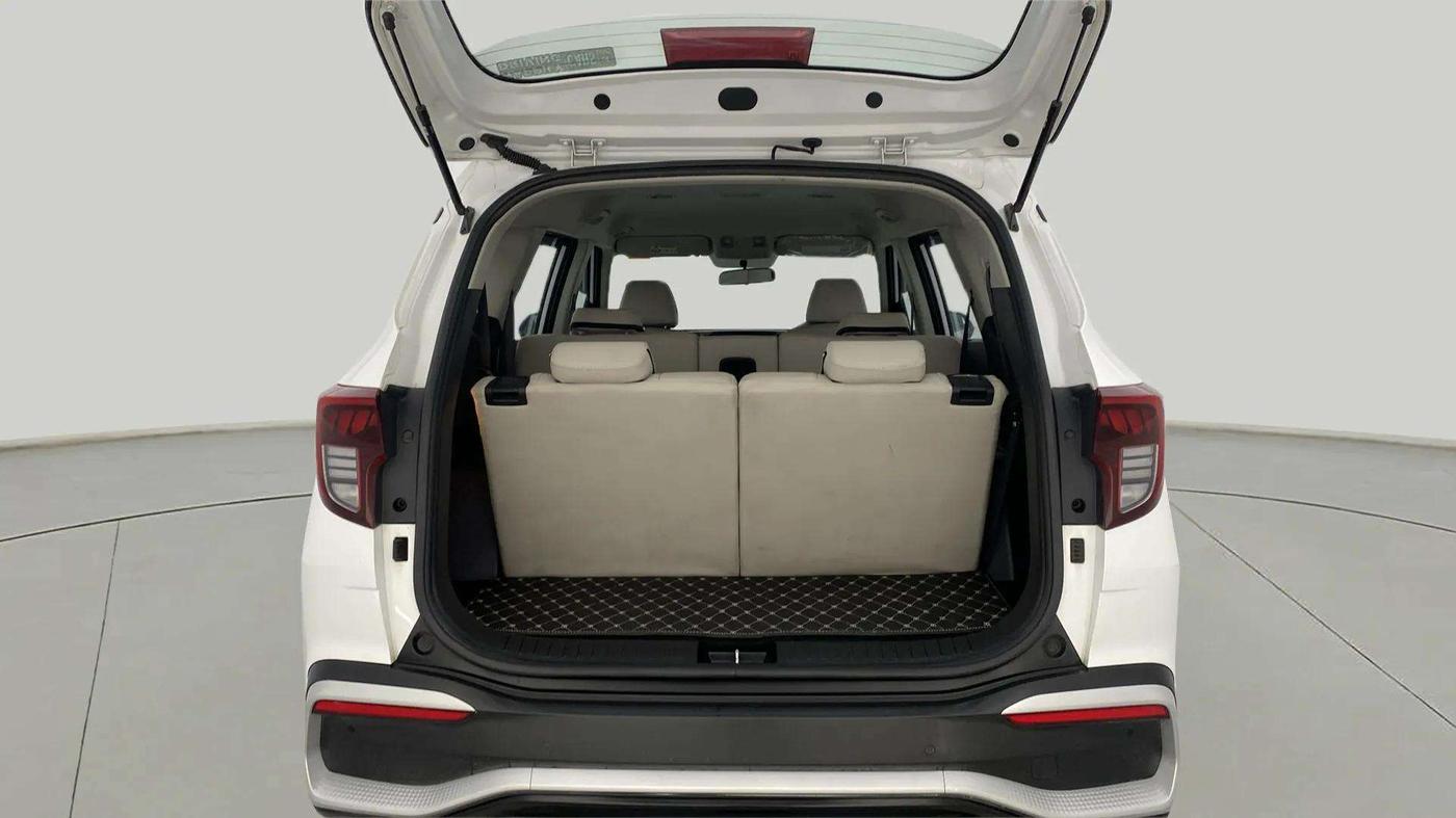 2023 KIA CARENS PRESTIGE PLUS 1.5 PETROL IMT 7 STR, Petrol, Manual, 36,360 km, Boot Inside