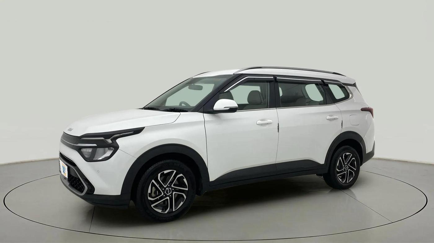 2023 KIA CARENS PRESTIGE PLUS 1.5 PETROL IMT 7 STR, Petrol, Manual, 36,360 km, Left Front Diagonal