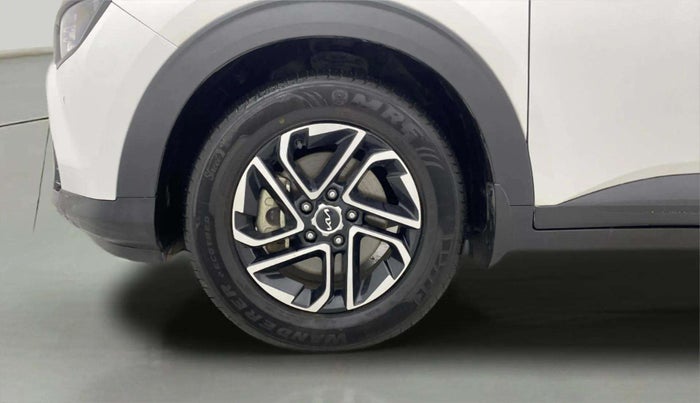 2023 KIA CARENS PRESTIGE PLUS 1.5 PETROL IMT 7 STR, Petrol, Manual, 36,162 km, Left Front Wheel