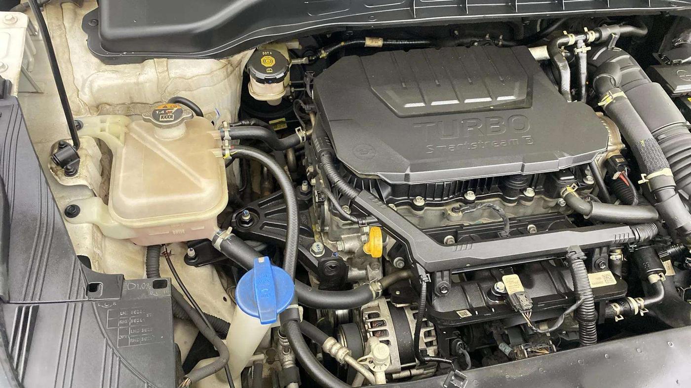 2023 KIA CARENS PRESTIGE PLUS 1.5 PETROL IMT 7 STR, Petrol, Manual, 36,360 km, Engine View - Right