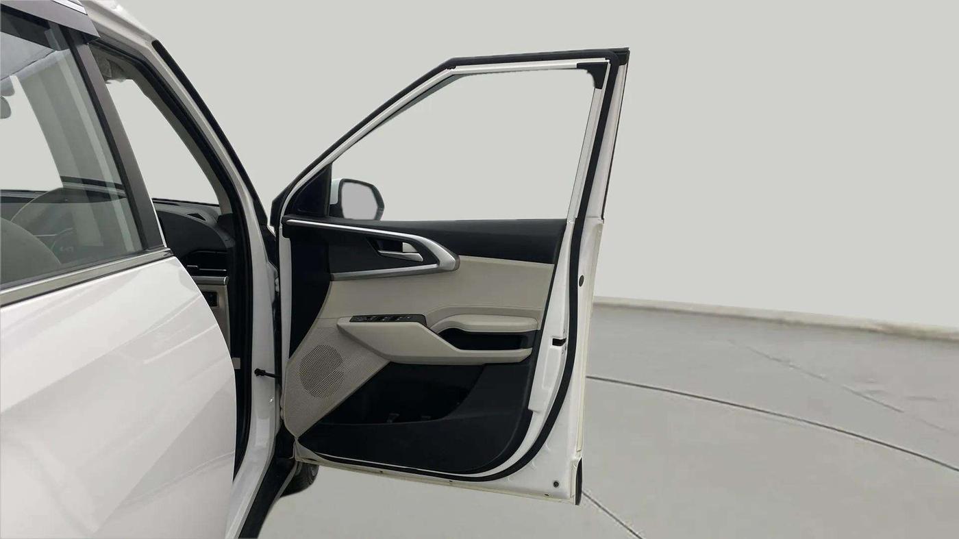 2023 KIA CARENS PRESTIGE PLUS 1.5 PETROL IMT 7 STR, Petrol, Manual, 36,360 km, RHS Front Door