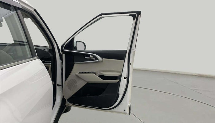2023 KIA CARENS PRESTIGE PLUS 1.5 PETROL IMT 7 STR, Petrol, Manual, 36,162 km, RHS Front Door