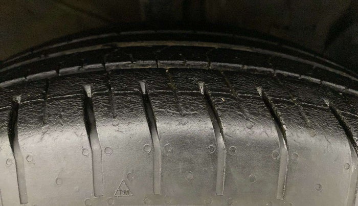 2016 Hyundai Creta S 1.6 PETROL, Petrol, Manual, 62,590 km, Right Front Tyre Tread