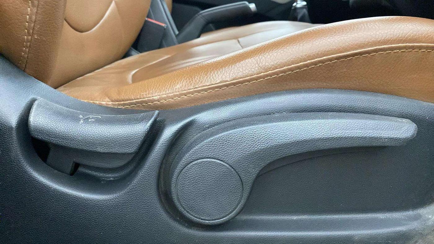 2016 Hyundai Creta S 1.6 PETROL, Petrol, Manual, 62,590 km, Driver Side Adjustment Panel