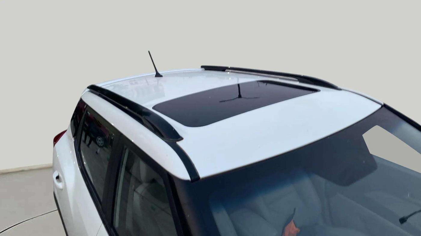 2022 Mahindra XUV300 W8 (O) 1.2 PETROL, Petrol, Manual, 33,842 km, Roof