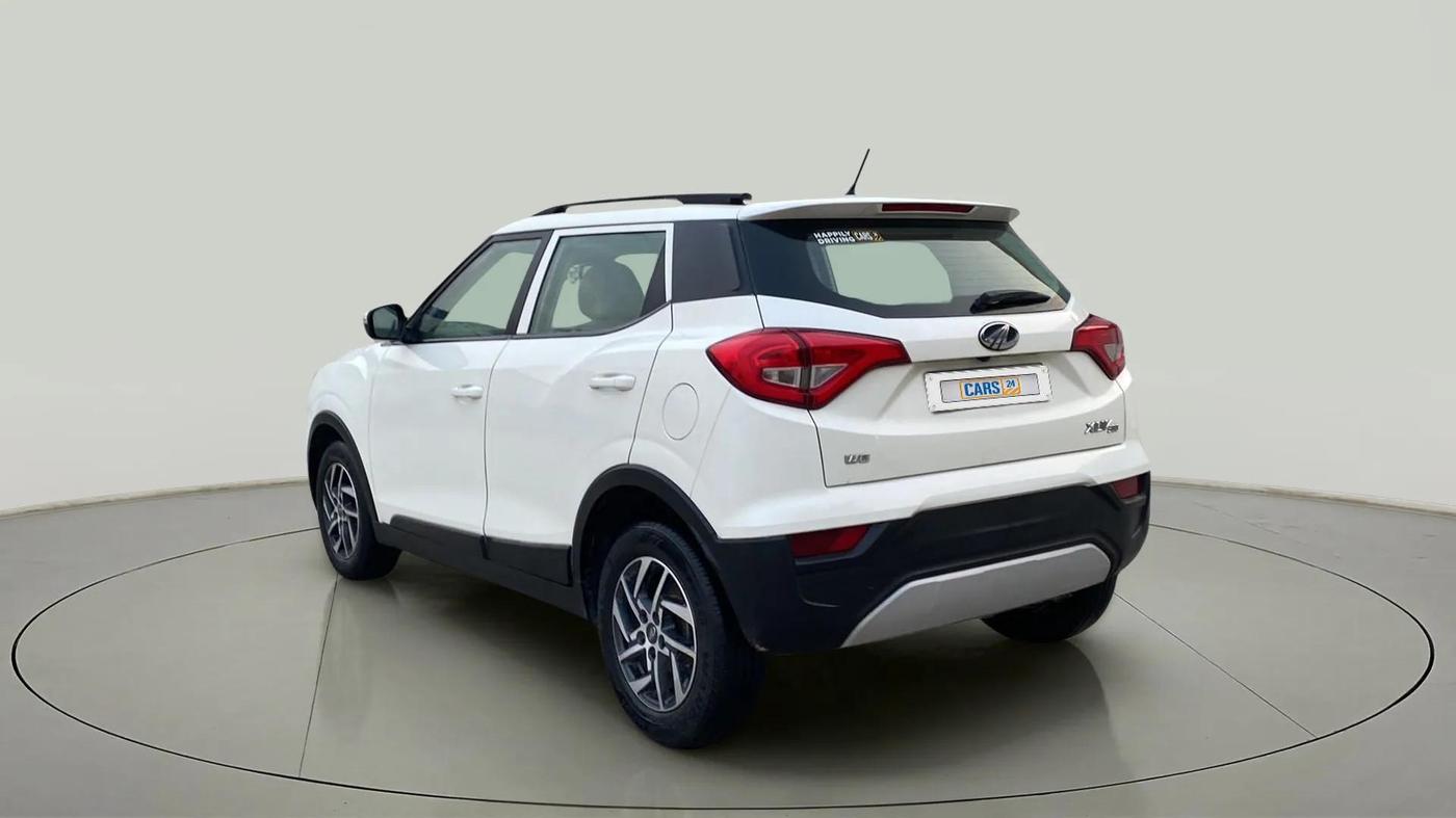 2022 Mahindra XUV300 W8 (O) 1.2 PETROL, Petrol, Manual, 33,842 km, Left Back Diagonal