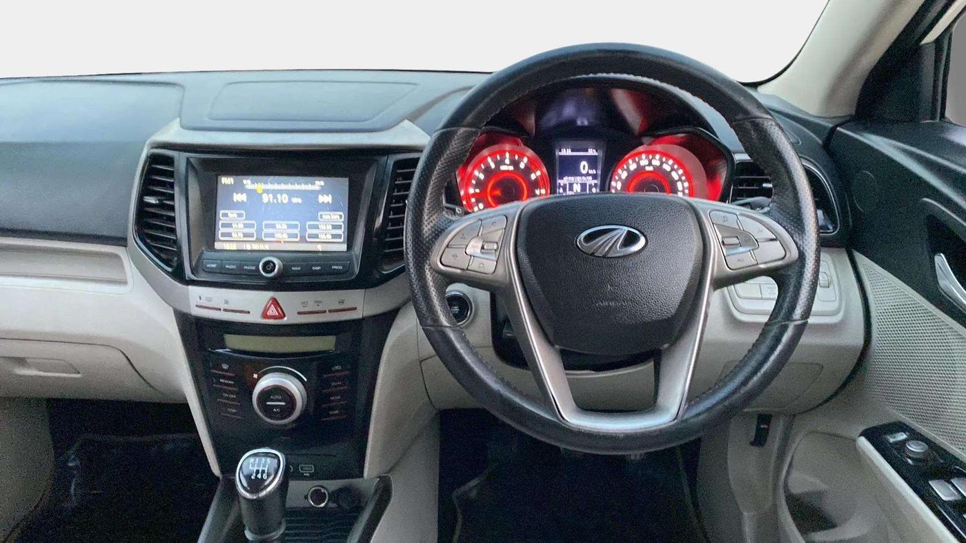 2022 Mahindra XUV300 W8 (O) 1.2 PETROL, Petrol, Manual, 33,842 km, Air Conditioner