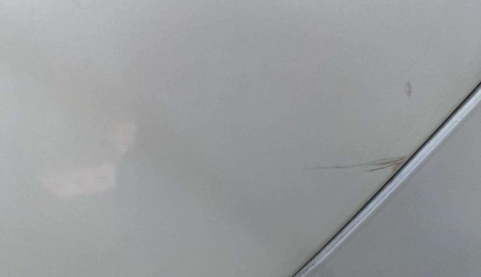 2022 Mahindra XUV300 W8 (O) 1.2 PETROL, Petrol, Manual, 33,828 km, Right fender - Minor scratches