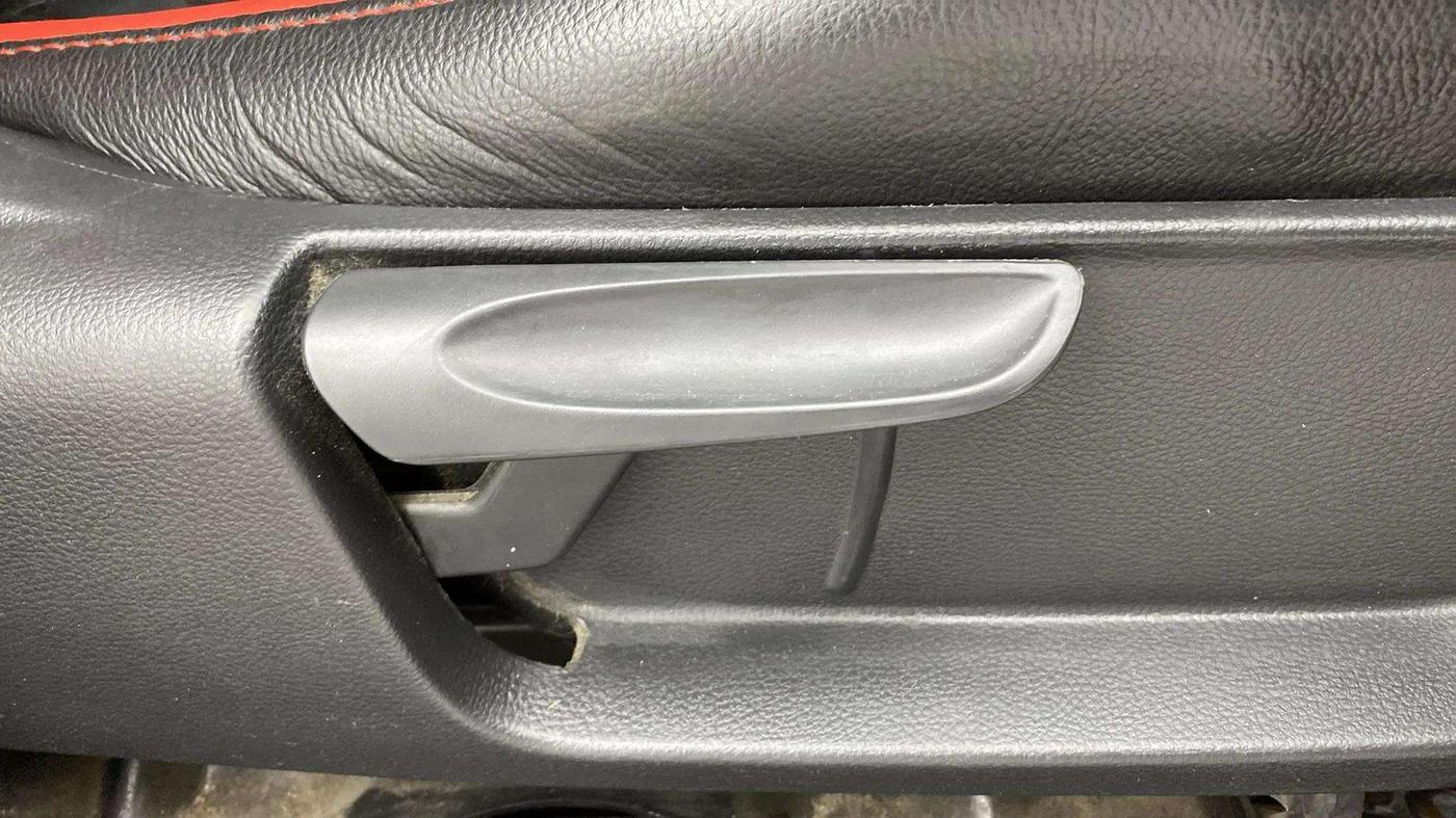 2019 Volkswagen Polo HIGHLINE PLUS 1.0, Petrol, Manual, 83,978 km, Driver Side Adjustment Panel