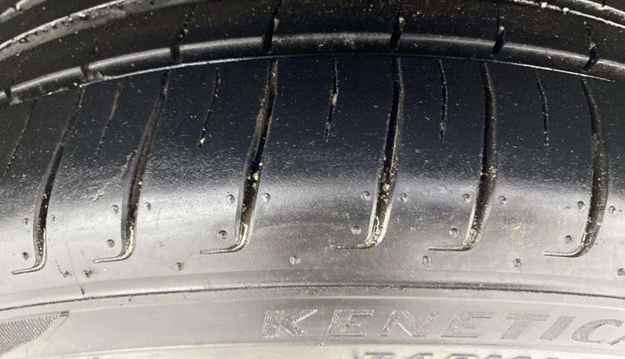 2019 Volkswagen Polo HIGHLINE PLUS 1.0, Petrol, Manual, 83,823 km, Left Rear Tyre Tread