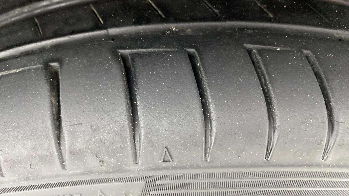 2019 Volkswagen Polo HIGHLINE PLUS 1.0, Petrol, Manual, 83,978 km, Right Front Tyre Tread