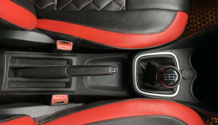 2019 Volkswagen Polo HIGHLINE PLUS 1.0, Petrol, Manual, 83,823 km, Gear Lever