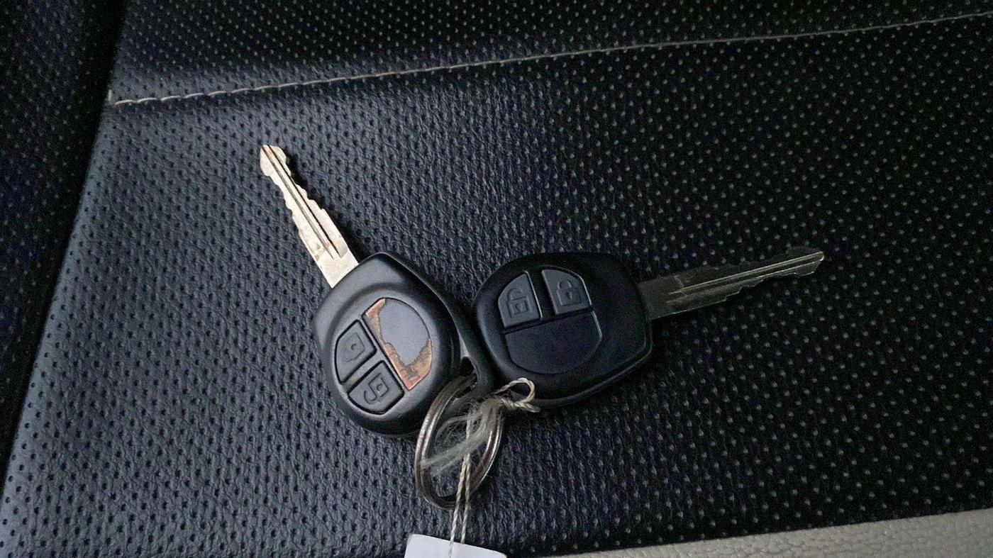 2018 Maruti Wagon R 1.0 VXI AMT, Petrol, Automatic, 29,286 km, Key Close Up