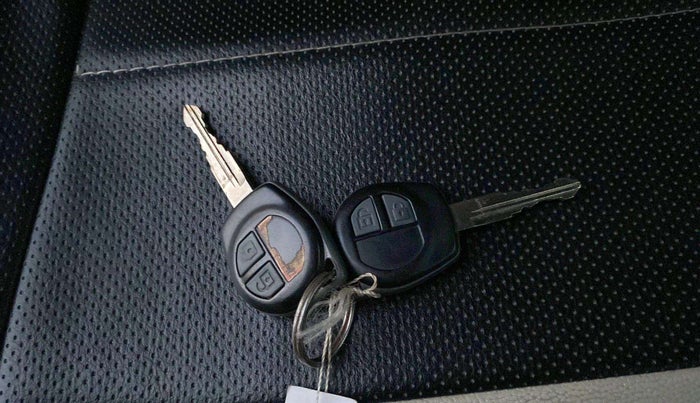 2018 Maruti Wagon R 1.0 VXI AMT, Petrol, Automatic, 29,286 km, Key Close Up