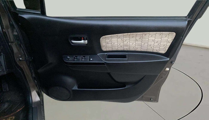 2018 Maruti Wagon R 1.0 VXI AMT, Petrol, Automatic, 29,286 km, Driver Side Door Panels Control