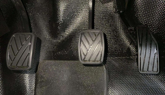 2023 Maruti FRONX DELTA 1.2 MT PETROL, CNG, Manual, 6,633 km, Pedals