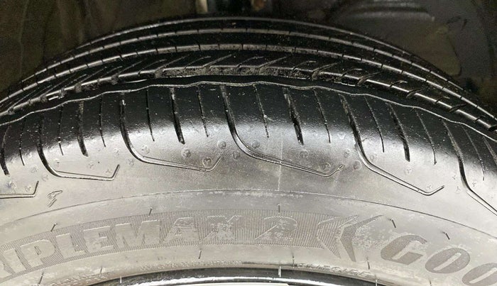 2023 Maruti FRONX DELTA 1.2 MT PETROL, CNG, Manual, 6,633 km, Right Front Tyre Tread