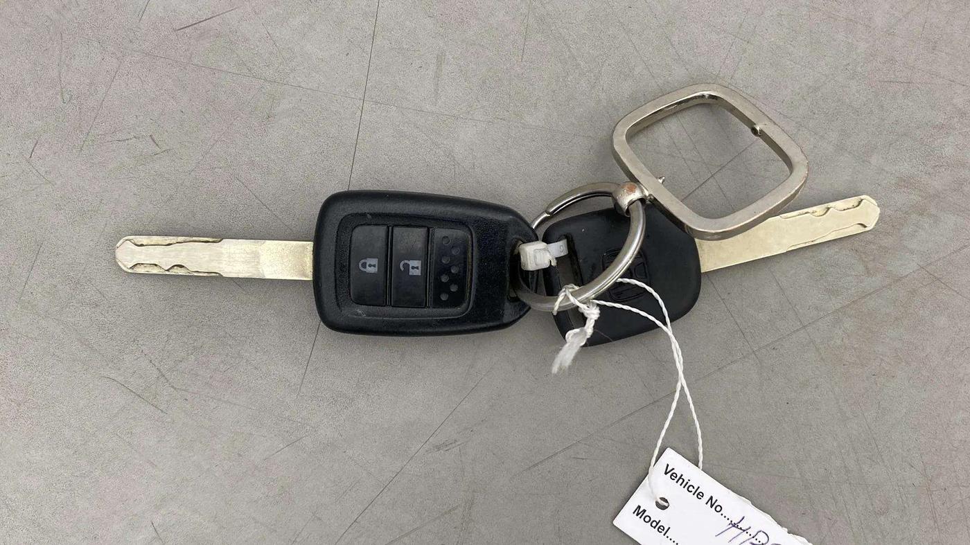 2021 Honda Amaze 1.2L I-VTEC S, Petrol, Manual, 46,835 km, Key Close Up