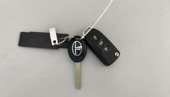 2022 Tata Tiago XZA PETROL, Petrol, Automatic, 65,862 km, Key Close Up