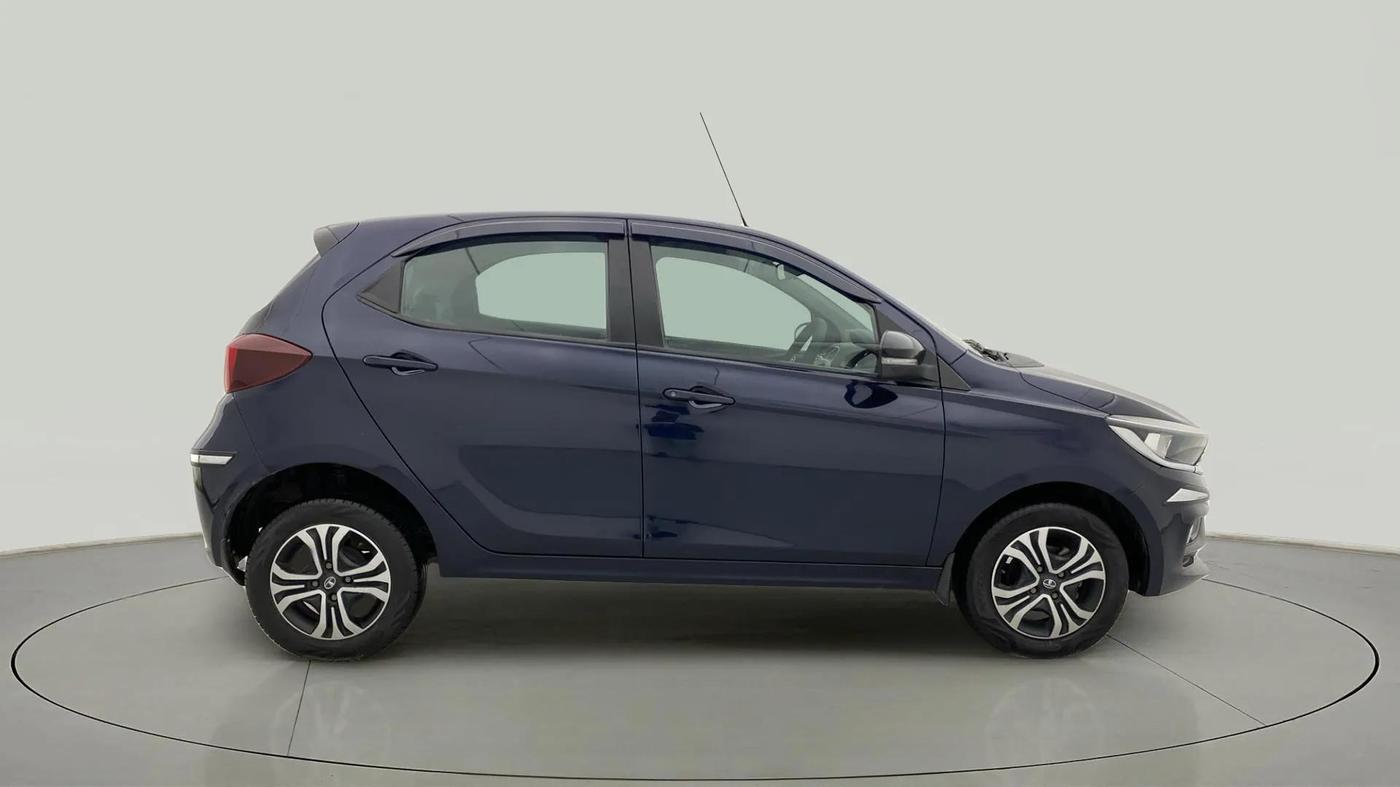 2022 Tata Tiago XZA PETROL, Petrol, Automatic, 65,862 km, Right Side View