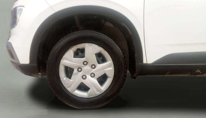 2021 Hyundai VENUE S 1.2, Petrol, Manual, 32,716 km, Left Front Wheel