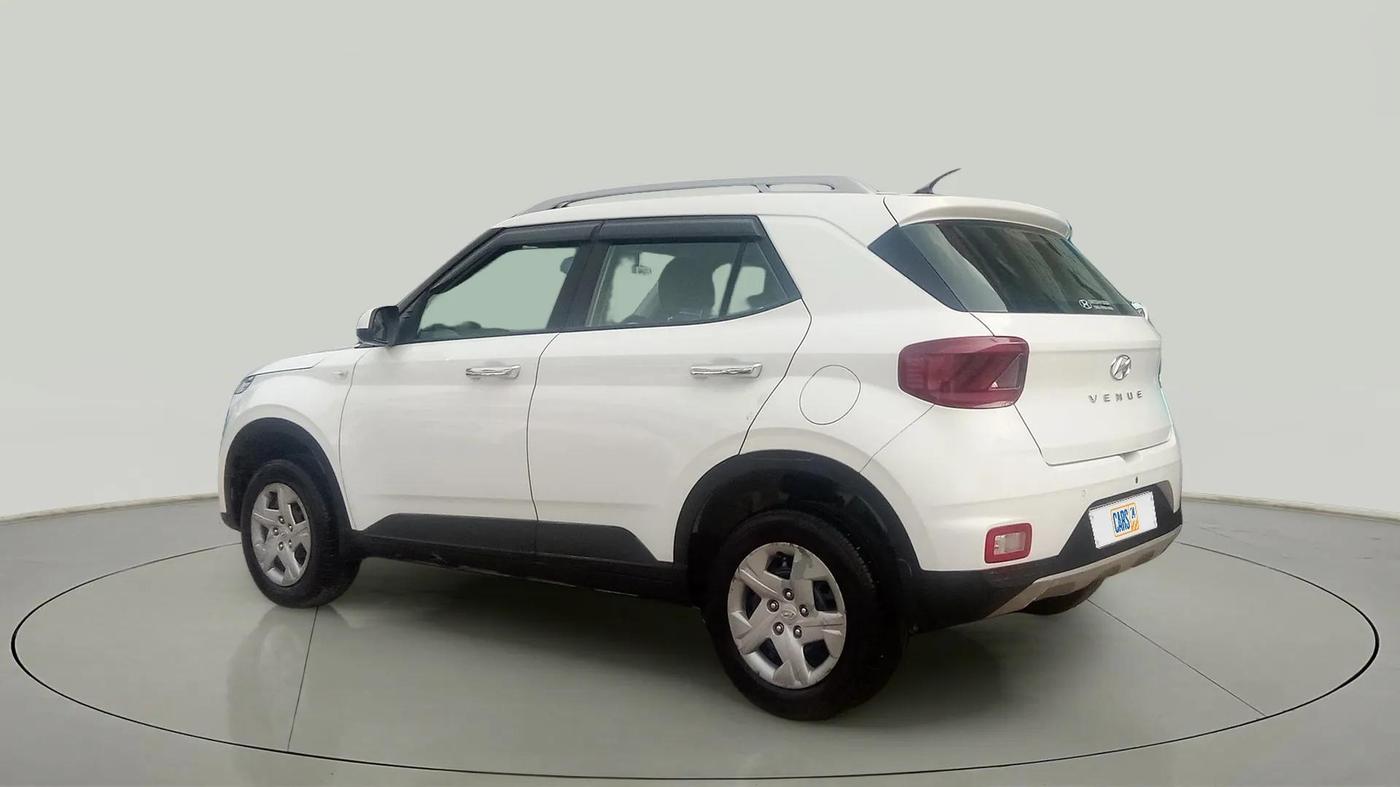 2021 Hyundai VENUE S 1.2, Petrol, Manual, 32,716 km, Left Back Diagonal