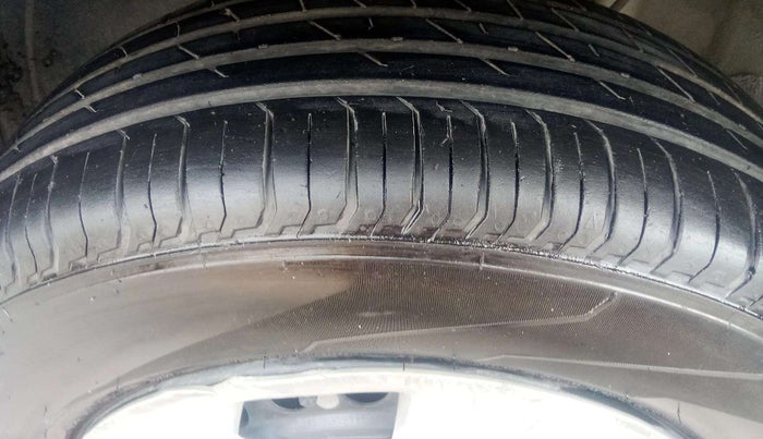 2021 Hyundai VENUE S 1.2, Petrol, Manual, 32,716 km, Left Front Tyre Tread