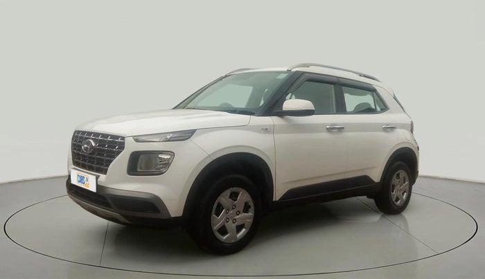 2021 Hyundai VENUE S 1.2, Petrol, Manual, 32,716 km, Left Front Diagonal