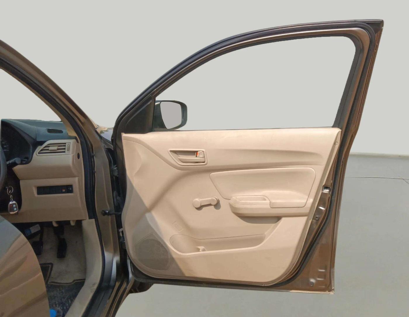 2018 Maruti Dzire LXI, Petrol, Manual, 91,207 km, RHS Front Door