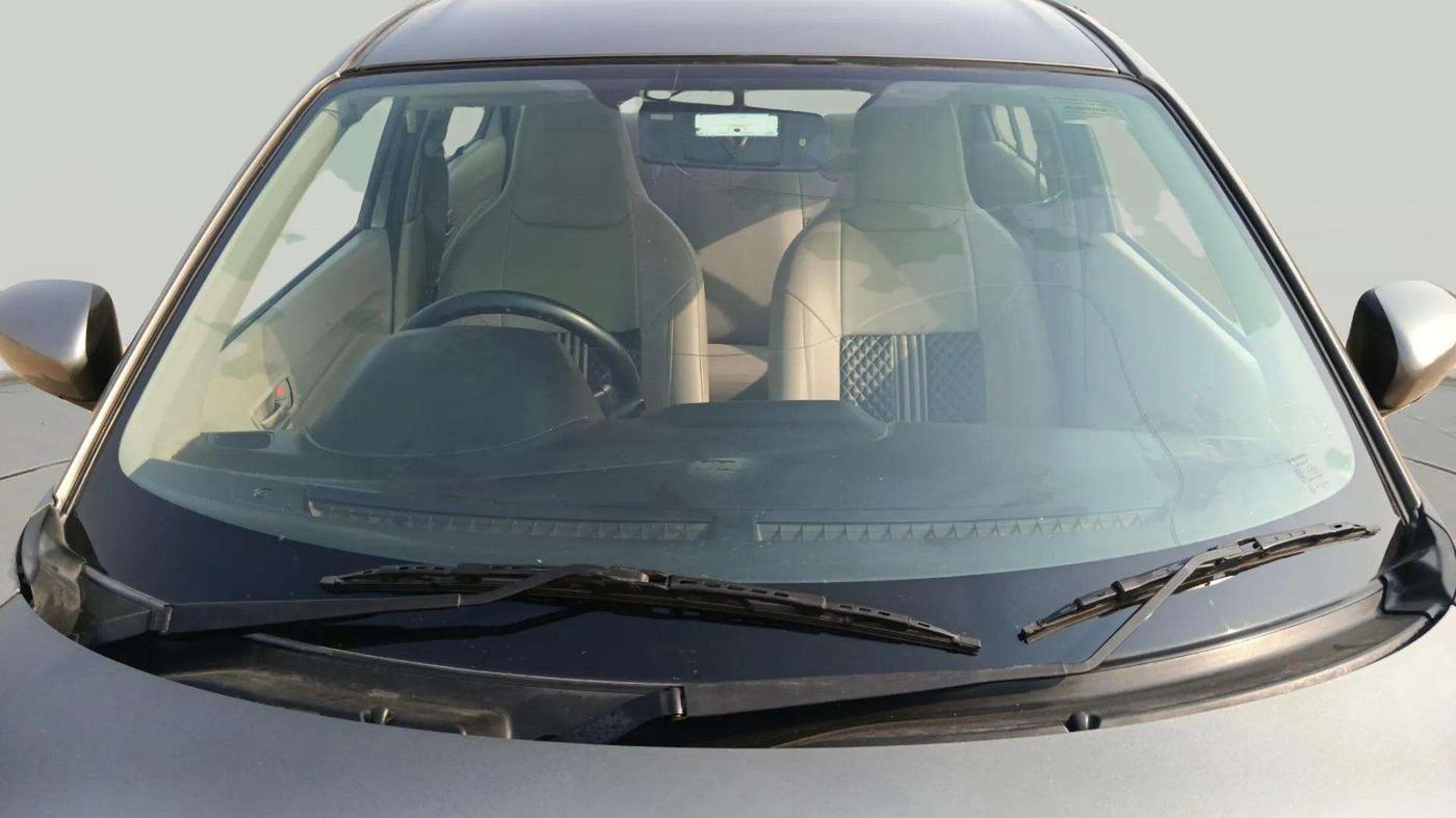 2018 Maruti Dzire LXI, Petrol, Manual, 91,207 km, Front Windshield