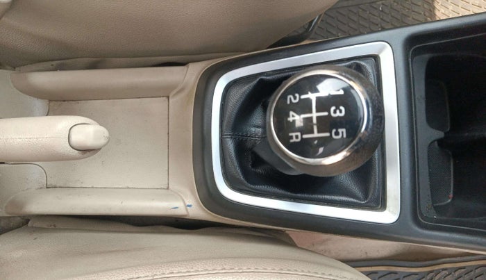 2018 Maruti Dzire LXI, Petrol, Manual, 90,993 km, Gear Lever