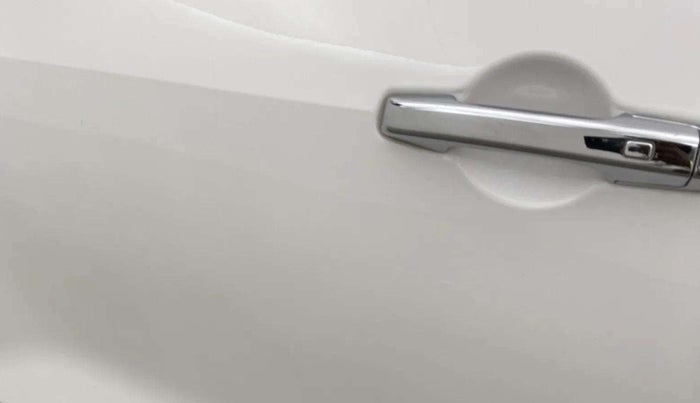2023 Nissan MAGNITE XV MT, Petrol, Manual, 9,408 km, Front passenger door - Minor scratches
