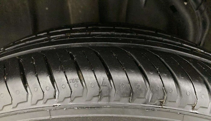 2023 Nissan MAGNITE XV MT, Petrol, Manual, 9,408 km, Right Rear Tyre Tread