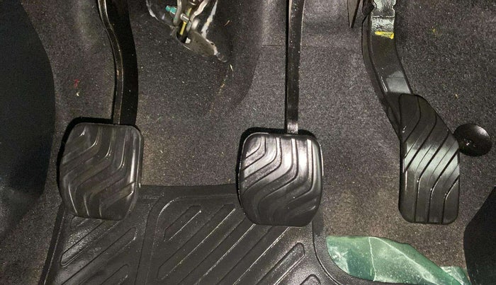2023 Nissan MAGNITE XV MT, Petrol, Manual, 9,408 km, Pedals