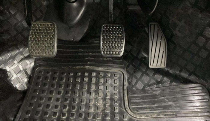 2018 Maruti Alto K10 VXI, Petrol, Manual, 37,285 km, Pedals