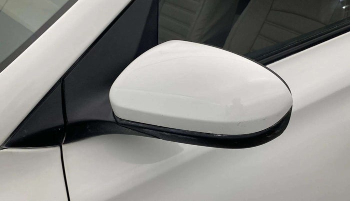 2018 Hyundai Elite i20 MAGNA EXECUTIVE 1.2, Petrol, Manual, 42,284 km, Left rear-view mirror - Cover has minor damage