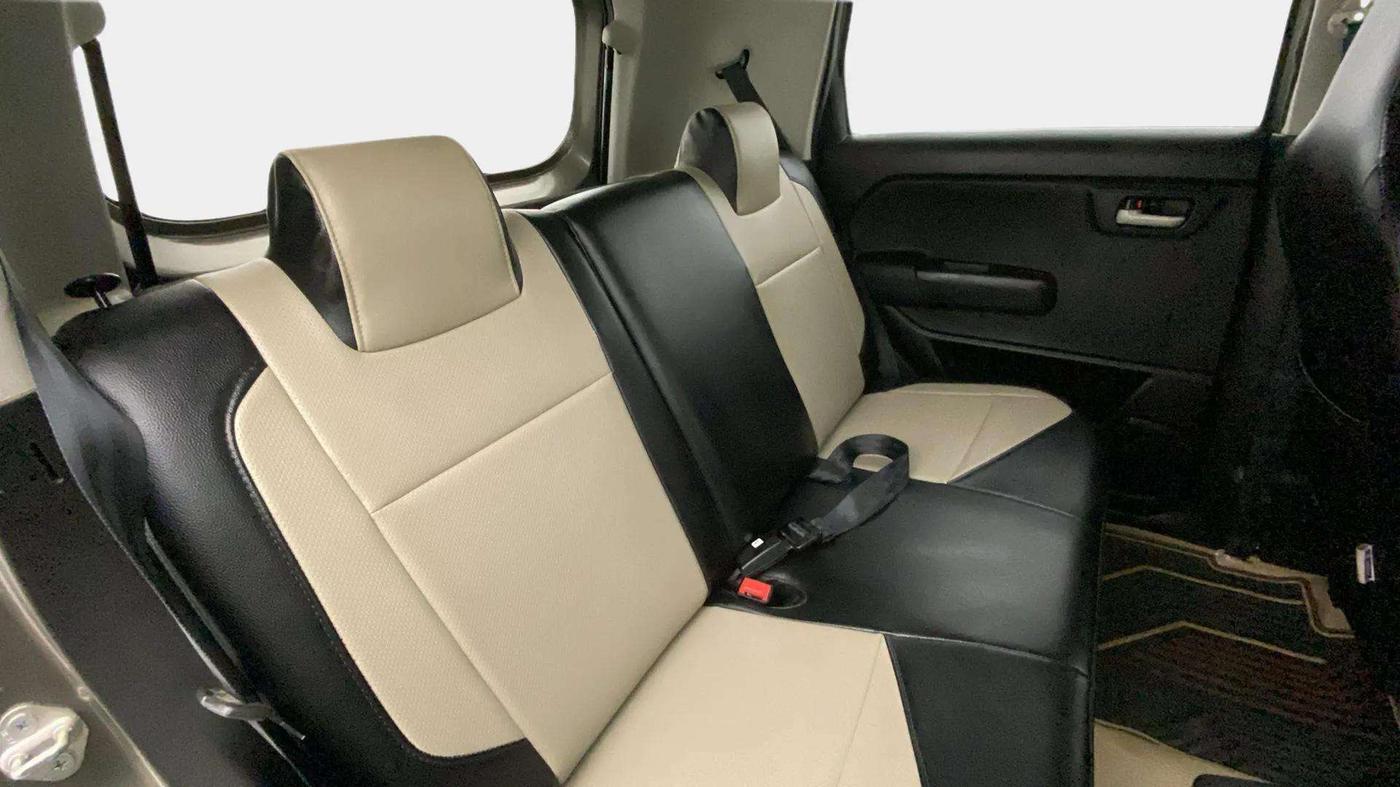 2022 Maruti New Wagon-R ZXI 1.2, Petrol, Manual, 55,678 km, Right Side Rear Door Cabin