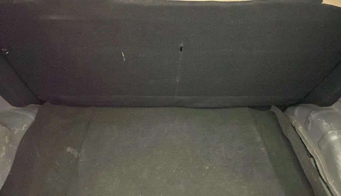 2018 Hyundai Eon ERA +, Petrol, Manual, 68,735 km, Boot Inside
