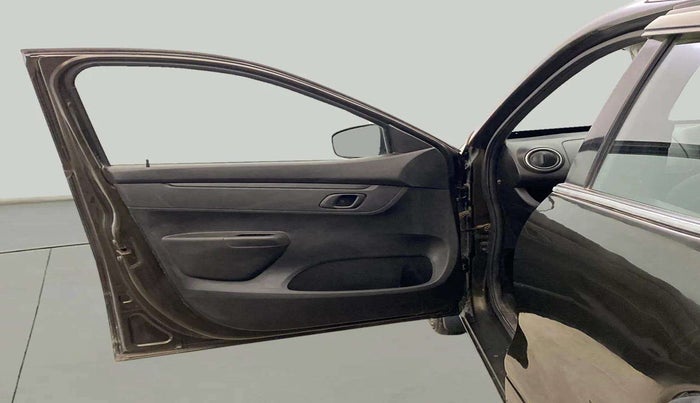 2015 Renault Kwid RXL, Petrol, Manual, 38,897 km, LHS Front Door