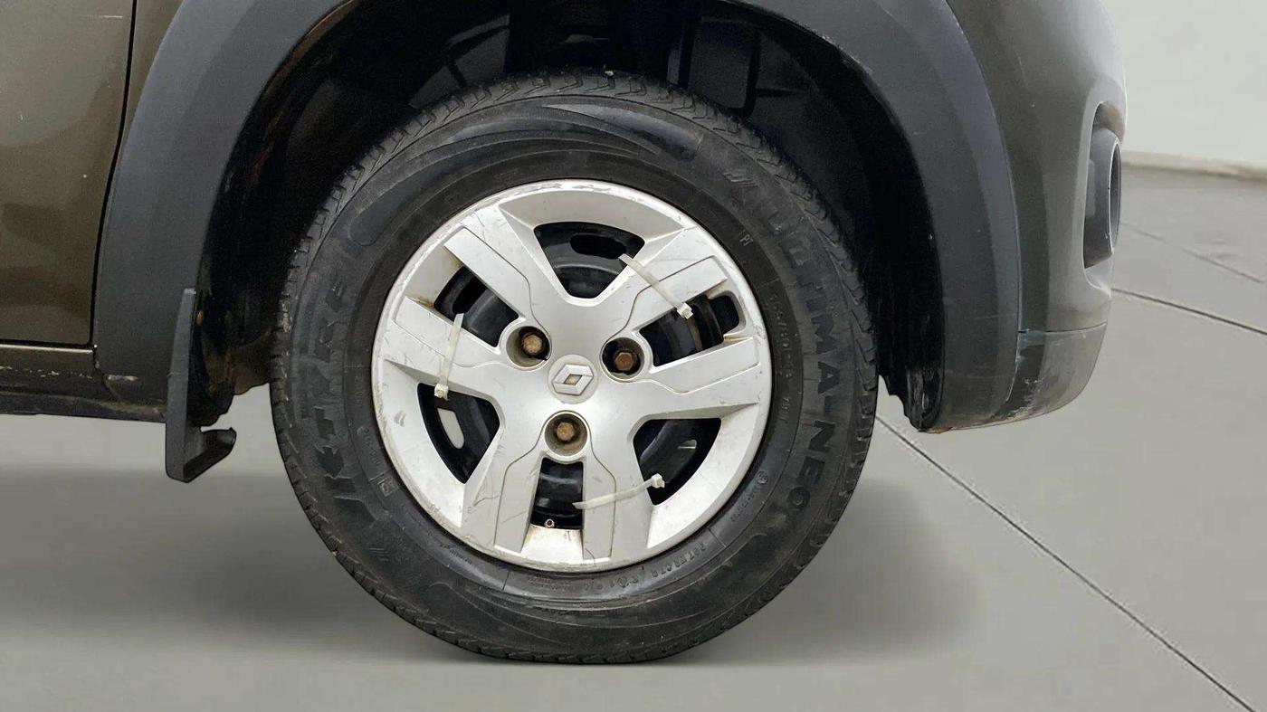 2015 Renault Kwid RXL, Petrol, Manual, 38,897 km, Right Front Wheel