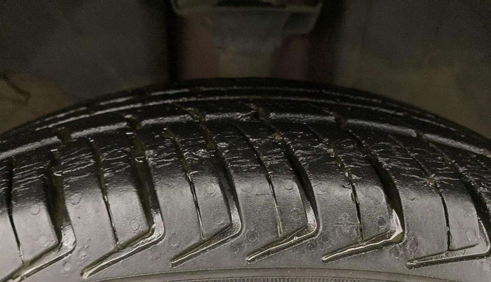 2019 Renault Kwid RXT 0.8, Petrol, Manual, 19,136 km, Right Front Tyre Tread