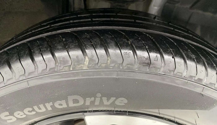 2021 Nissan MAGNITE XV MT, Petrol, Manual, 21,347 km, Left Front Tyre Tread