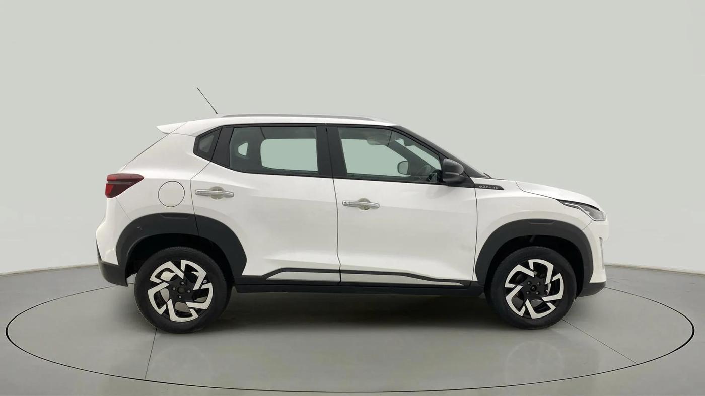 2021 Nissan MAGNITE XV MT, Petrol, Manual, 21,768 km, Right Side View