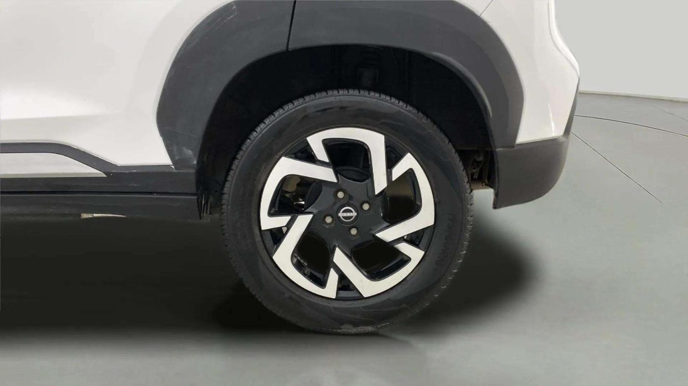 2021 Nissan MAGNITE XV MT, Petrol, Manual, 21,768 km, Left Rear Wheel