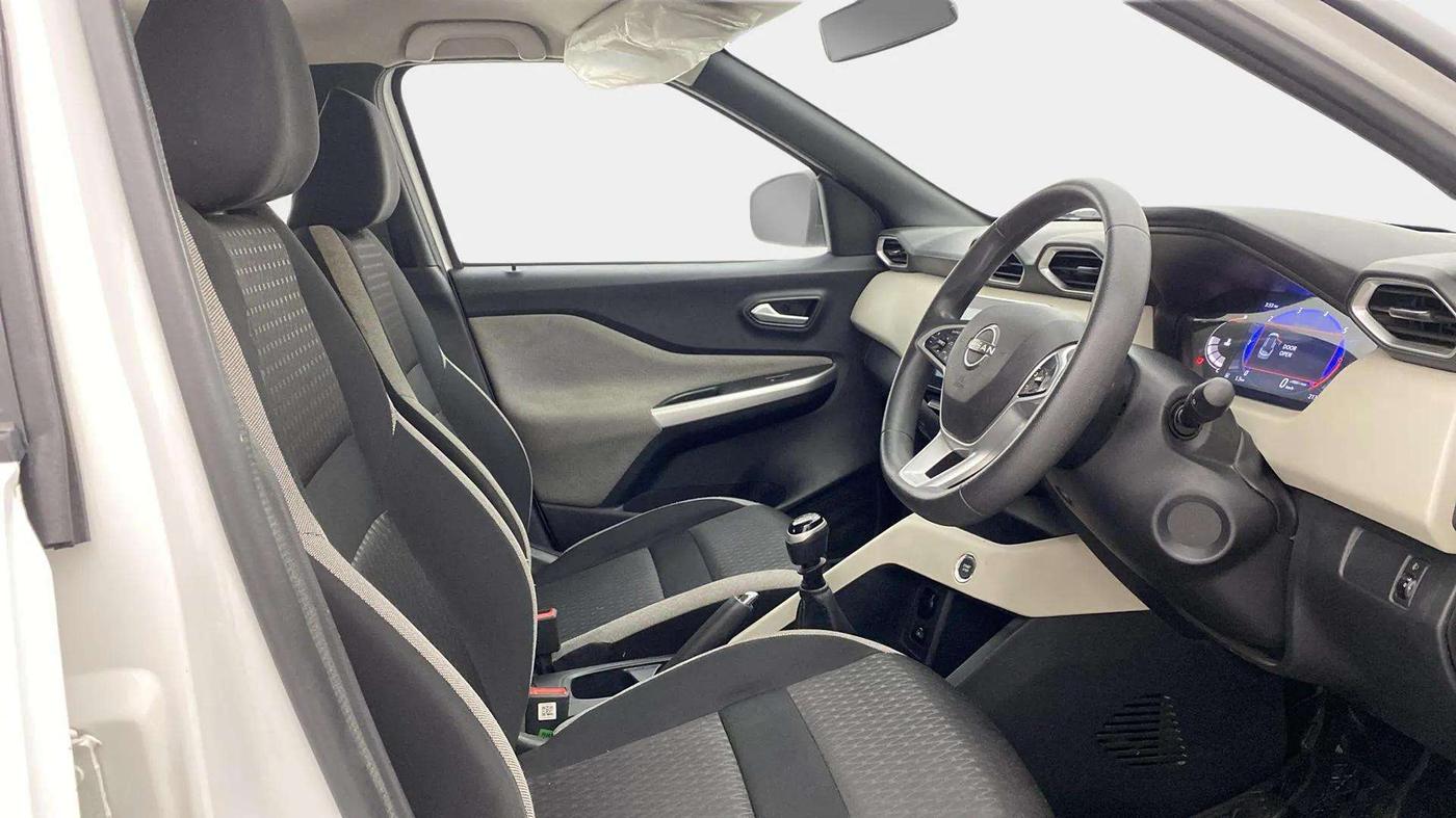 2021 Nissan MAGNITE XV MT, Petrol, Manual, 21,768 km, Right Side Front Door Cabin