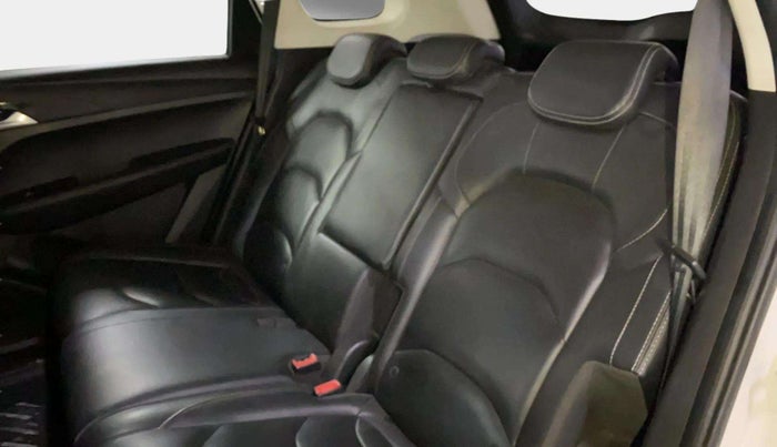 2020 MG HECTOR SHARP 2.0 DIESEL, Diesel, Manual, 80,809 km, Right Side Rear Door Cabin