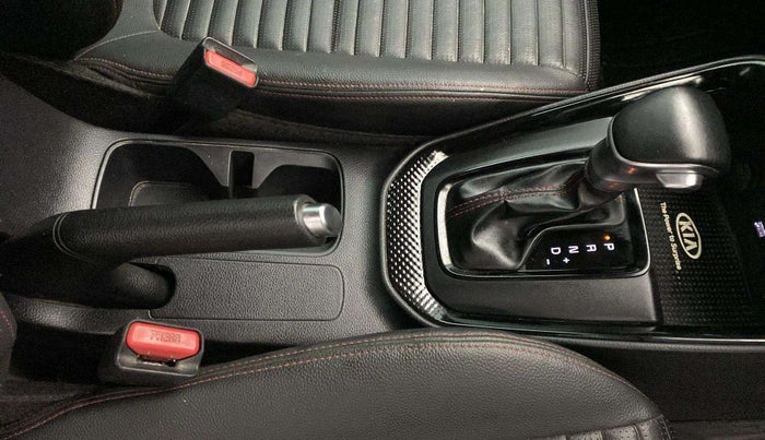 2020 KIA SONET GTX PLUS 1.5 AT, Diesel, Automatic, 72,242 km, Gear Lever