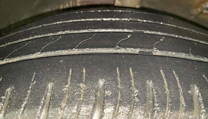 2020 KIA SONET GTX PLUS 1.5 AT, Diesel, Automatic, 72,242 km, Left Front Tyre Tread