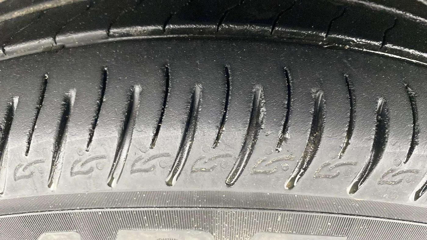 2021 KIA SONET GTX PLUS 1.5 AT, Diesel, Automatic, 29,027 km, Left Rear Tyre Tread